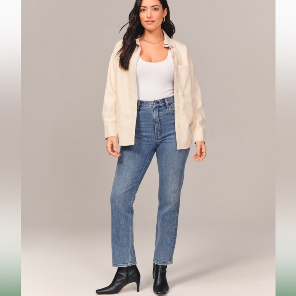 Abercrombie & Fitch Curve Love Ultra High Rise Ankle Straight Jean, Size 25